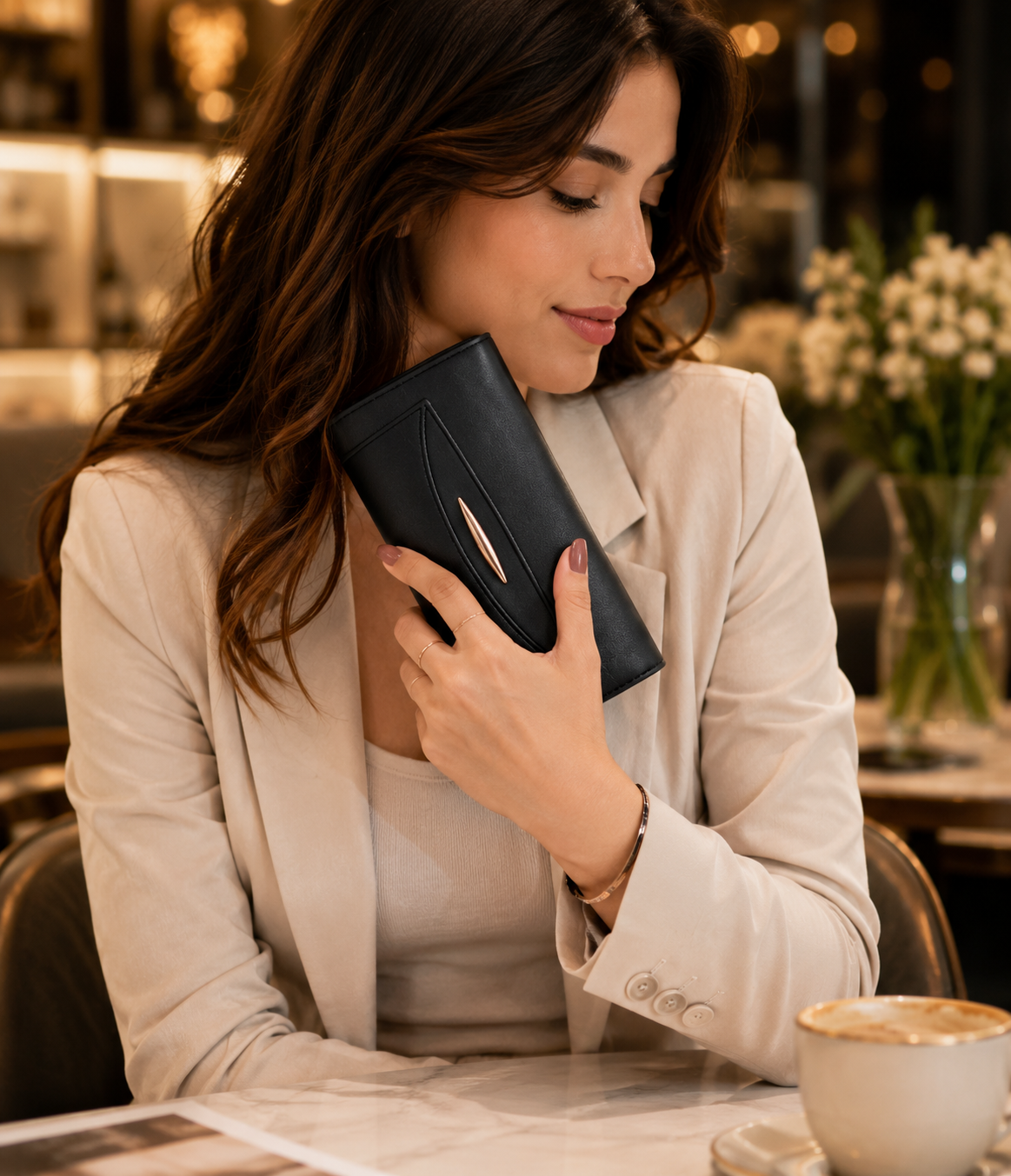 Noir Élise Clutch Wallet